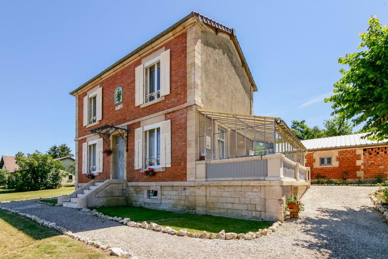 Maison Qui S'Y Frotte S'Y Pique Robert-Espagne Екстериор снимка