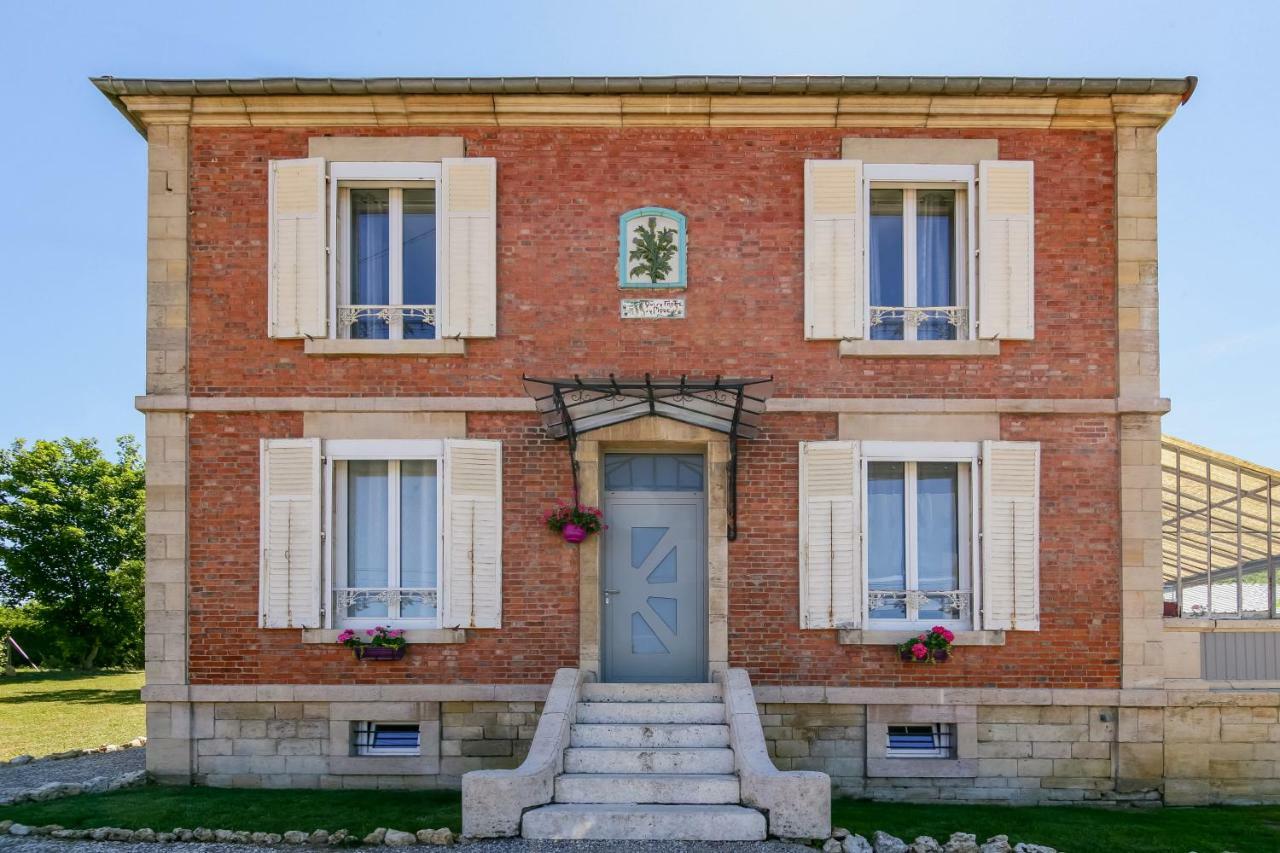 Maison Qui S'Y Frotte S'Y Pique Robert-Espagne Екстериор снимка